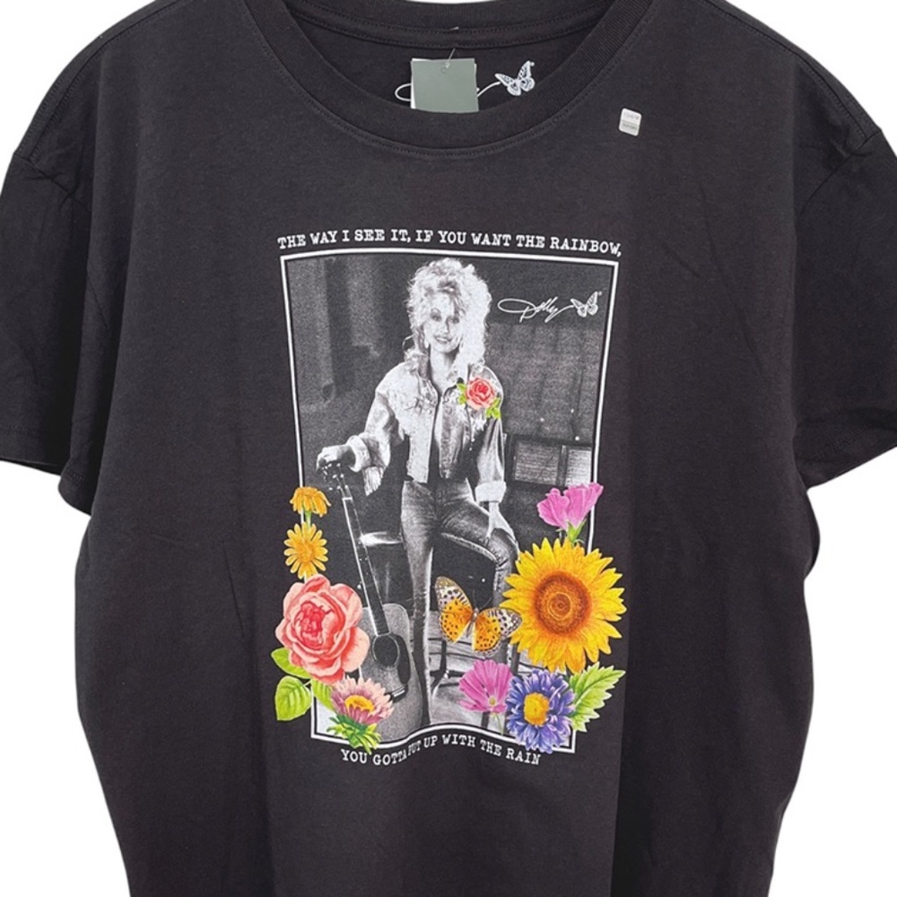 NWT Dolly Parton Rainbow & Rain Quote T-Shirt XXL